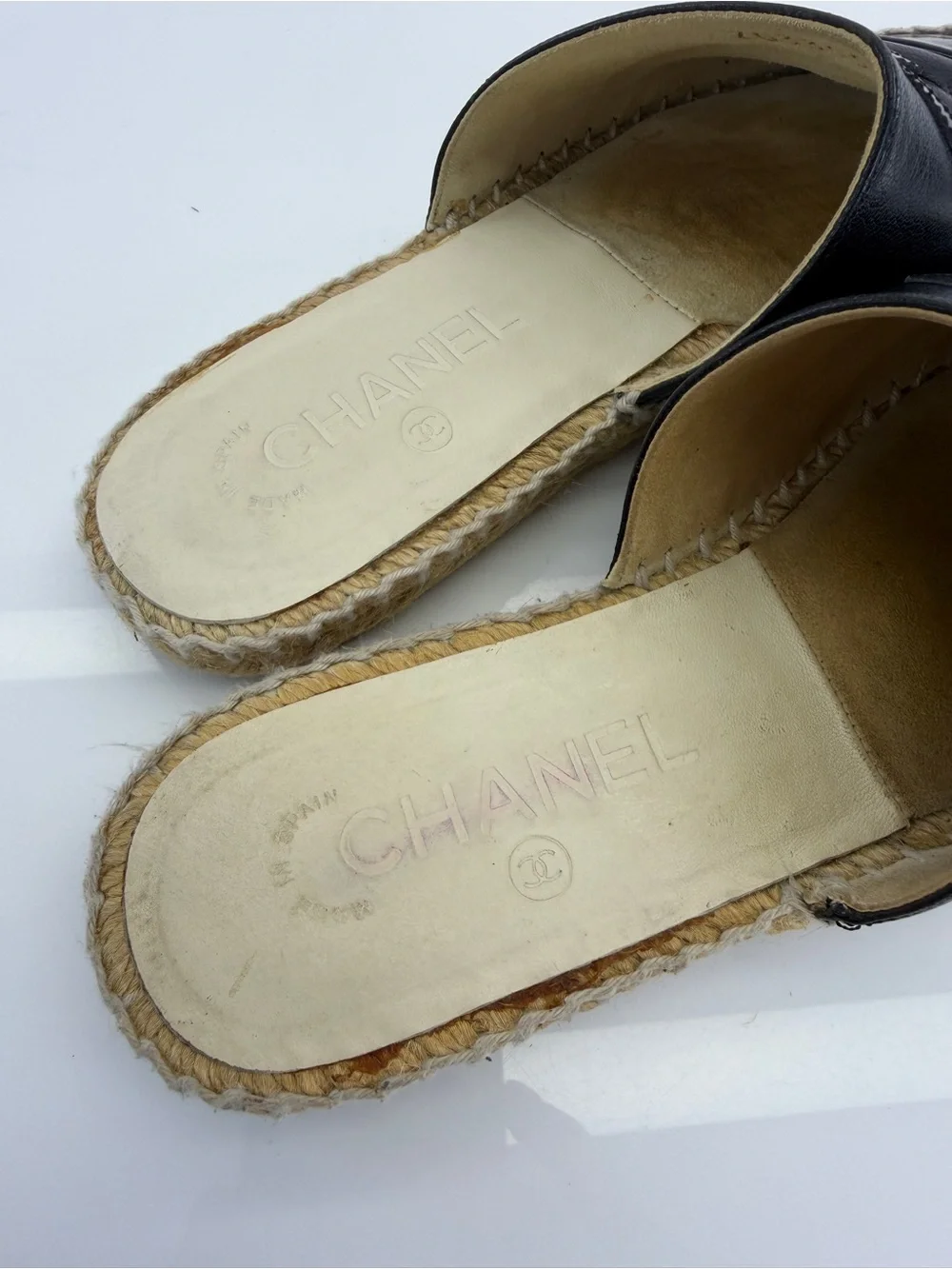 CHANEL authentic iridescent
